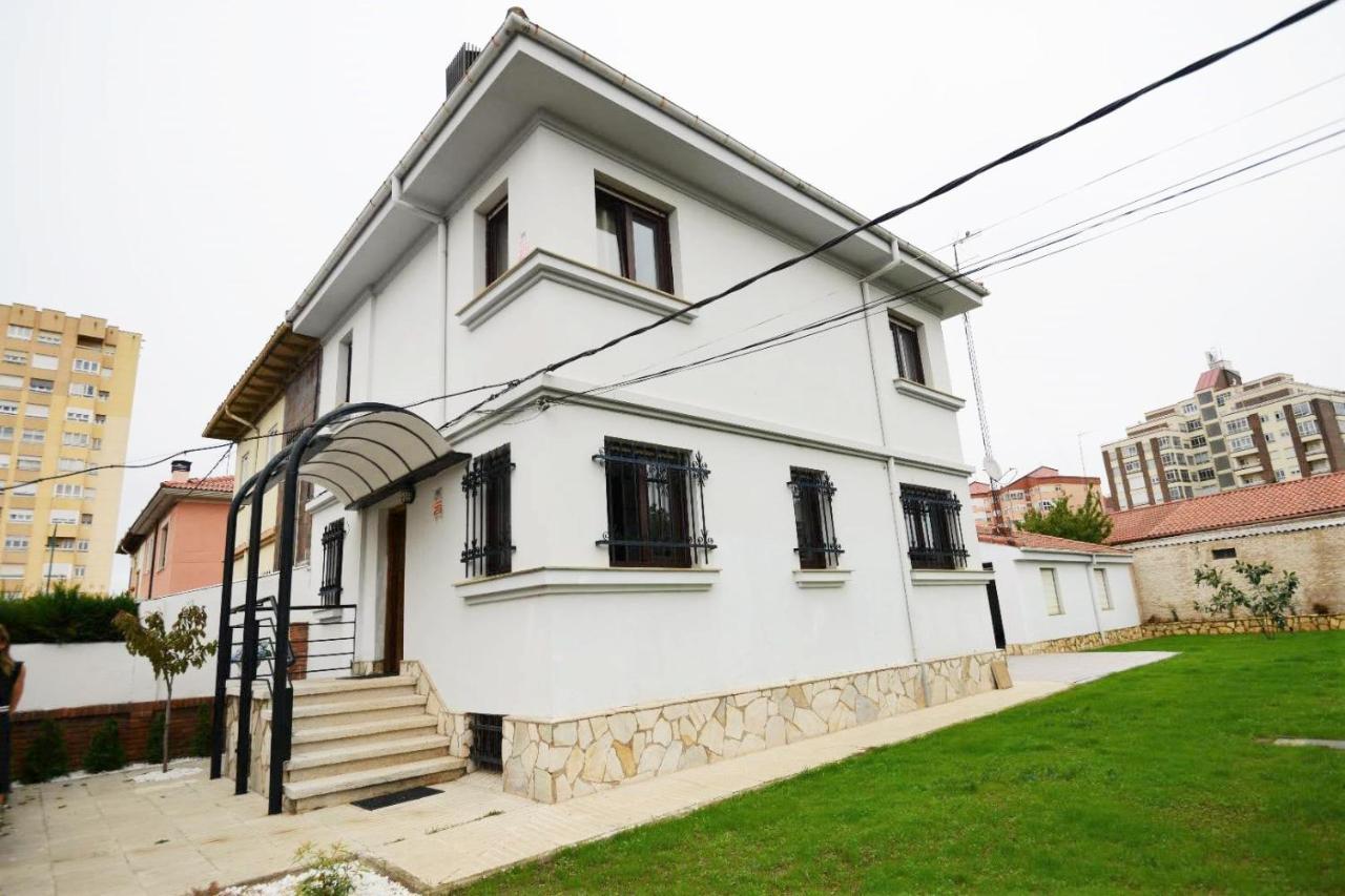 Housing Leon Casa Con Jardin Βίλα Εξωτερικό φωτογραφία